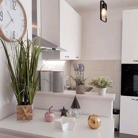 Luxury Charm With Pool Appartamento Traù