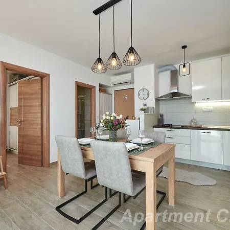 Appartamento Luxury Charm With Pool Traù