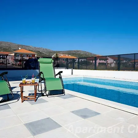 Luxury Charm With Pool