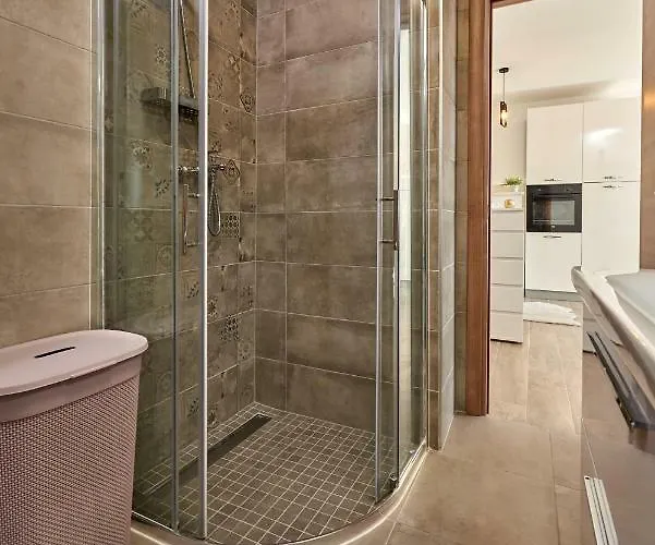 アパート Luxury Charm With Pool トロギール