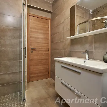 Апартаменты Luxury Charm With Pool