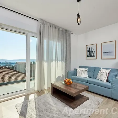 Апартаменты Luxury Charm With Pool Трогир