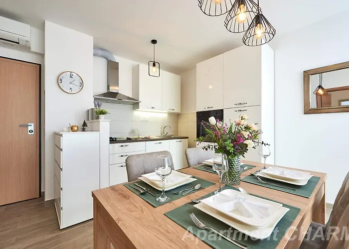 Luxury Charm With Pool דירה