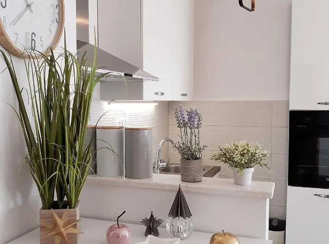 Luxury Charm With Pool דירה טרוגיר