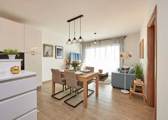 דירה Luxury Charm With Pool